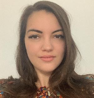 Iulia Izină